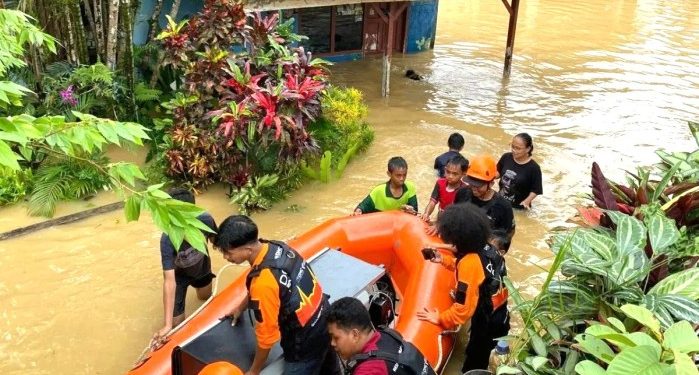 Kendari Diterjang Banjir dan Tanah Longsor, BPBD: 6 Wilayah Terdampak (Photo: Antara)