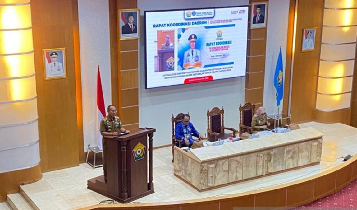 Jelang Nataru 2025, Gubernur ASR Instruksikan TPID Gencarkan Pasar Murah di 17 Daerah